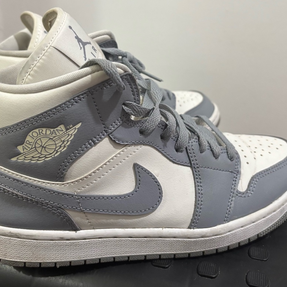 Gray & White Air Jordan Sneakers – Iconic Style, All-Day Comfort - Picture 3 of 6